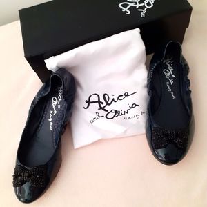 Alice and Olivia flats